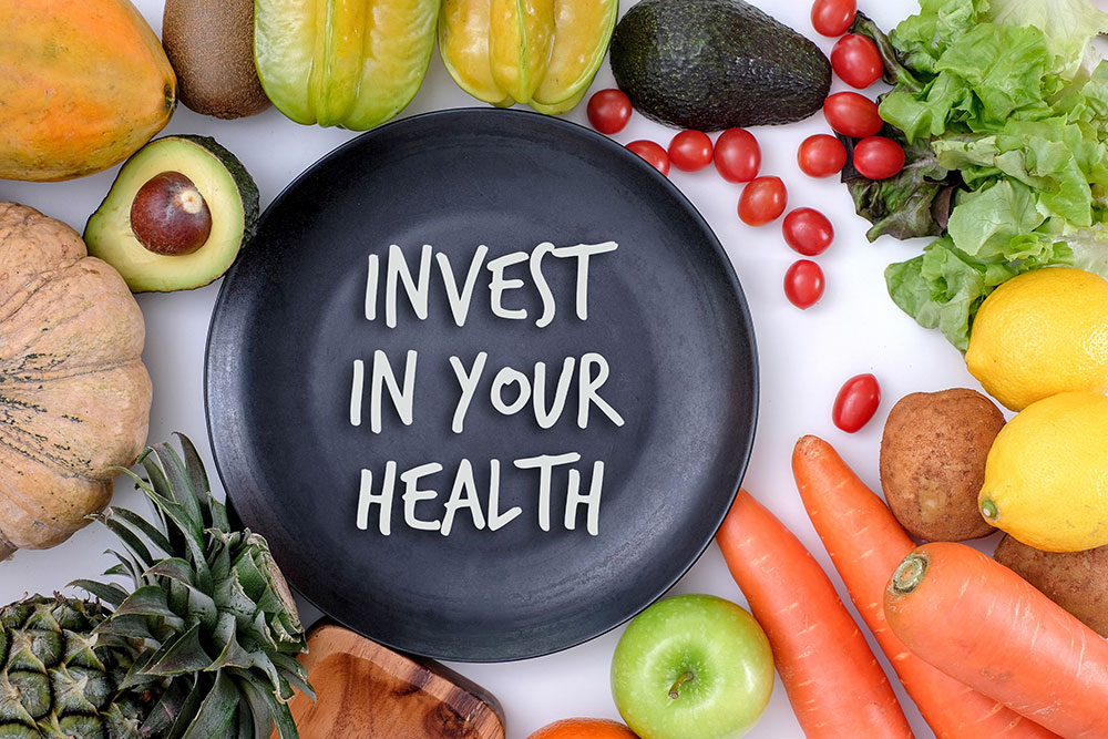 Invest-in-your-health-,-Healthy-lifestyle-concept-with-diet-and-fitness-,-Get-fit-in-,-fitness-equipment-and-healthy-food